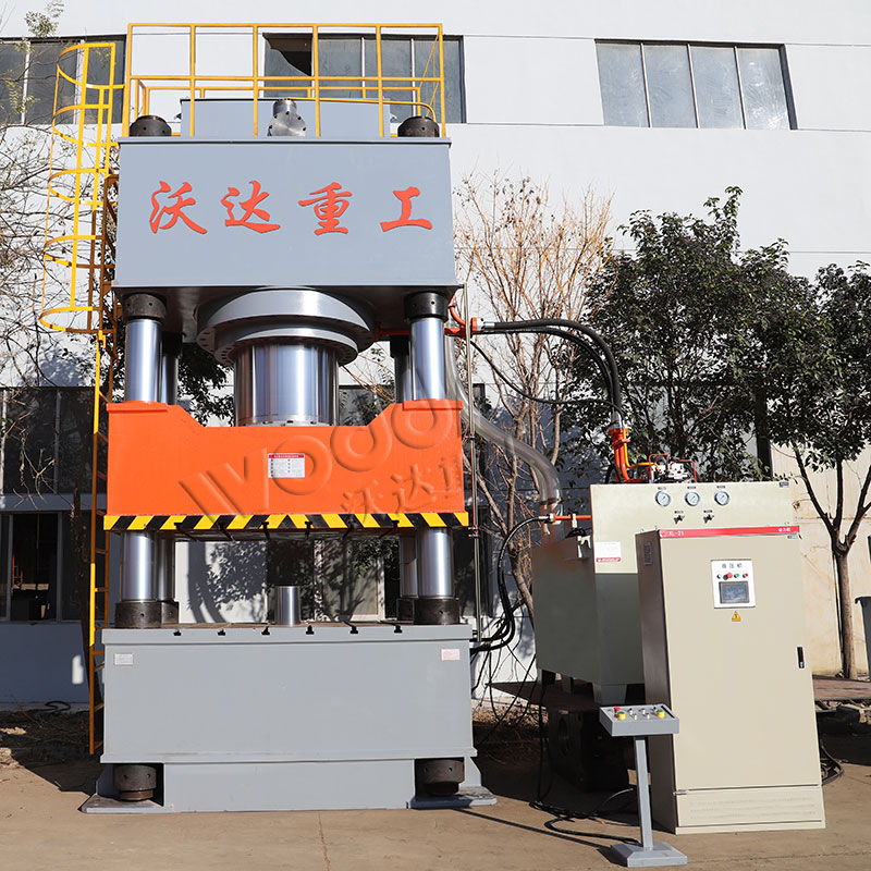 1000噸液壓機(jī) 1000噸液壓機(jī)