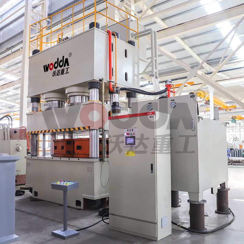 2000噸液壓機(jī) 2000噸液壓機(jī)