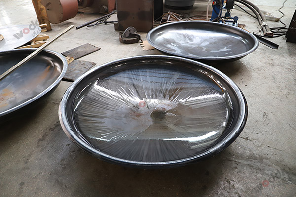 封頭拉伸液壓機(jī)_3000噸四柱液壓機(jī)_液壓機(jī)廠家 封頭拉伸液壓機(jī)_3000噸四柱液壓機(jī)_液壓機(jī)廠家