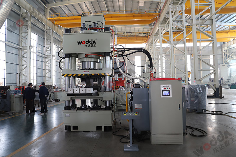 全自動630噸鹽磚機(jī) 全自動630噸鹽磚機(jī)