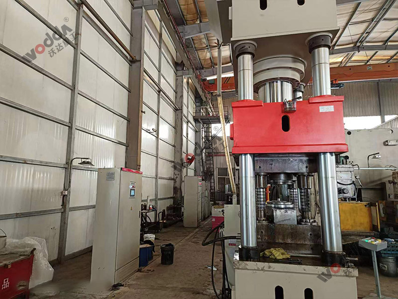 汽車(chē)軸承鍛造液壓機(jī)500噸四柱液壓機(jī) 汽車(chē)軸承鍛造液壓機(jī)500噸四柱液壓機(jī)