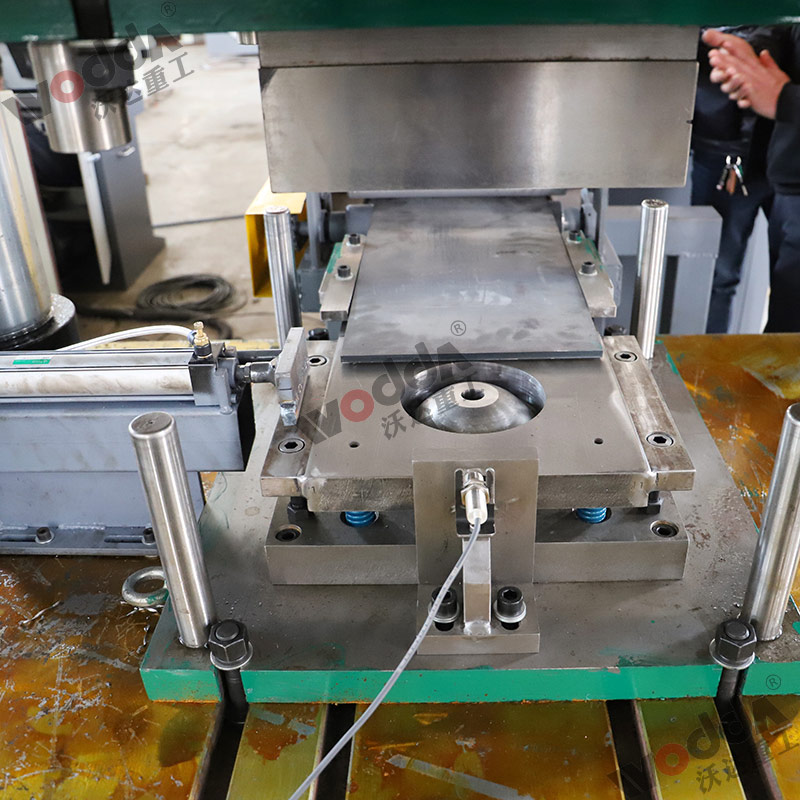 630噸錨桿托盤液壓機(jī)模具 630噸錨桿托盤液壓機(jī)模具