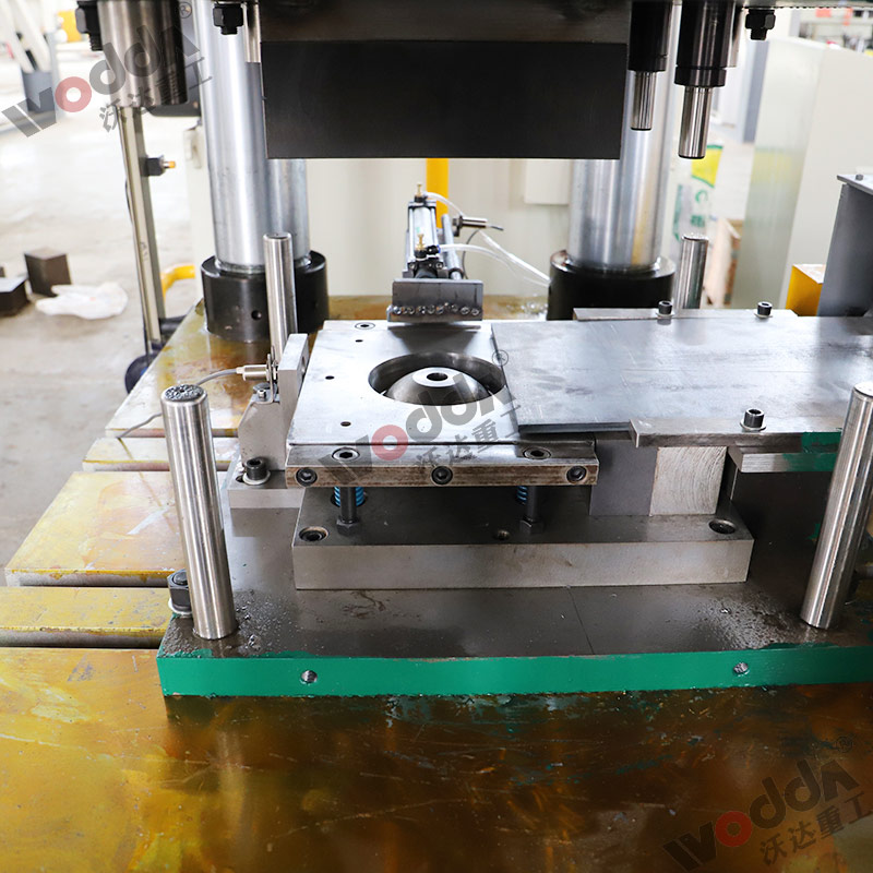 630噸錨桿托盤液壓機(jī)模具 630噸錨桿托盤液壓機(jī)模具