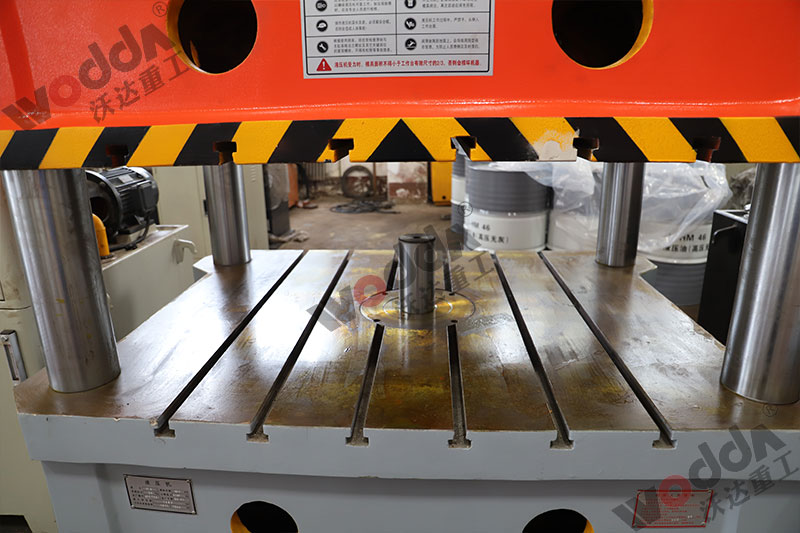 315噸國(guó)標(biāo)液壓機(jī) 315噸國(guó)標(biāo)液壓機(jī)