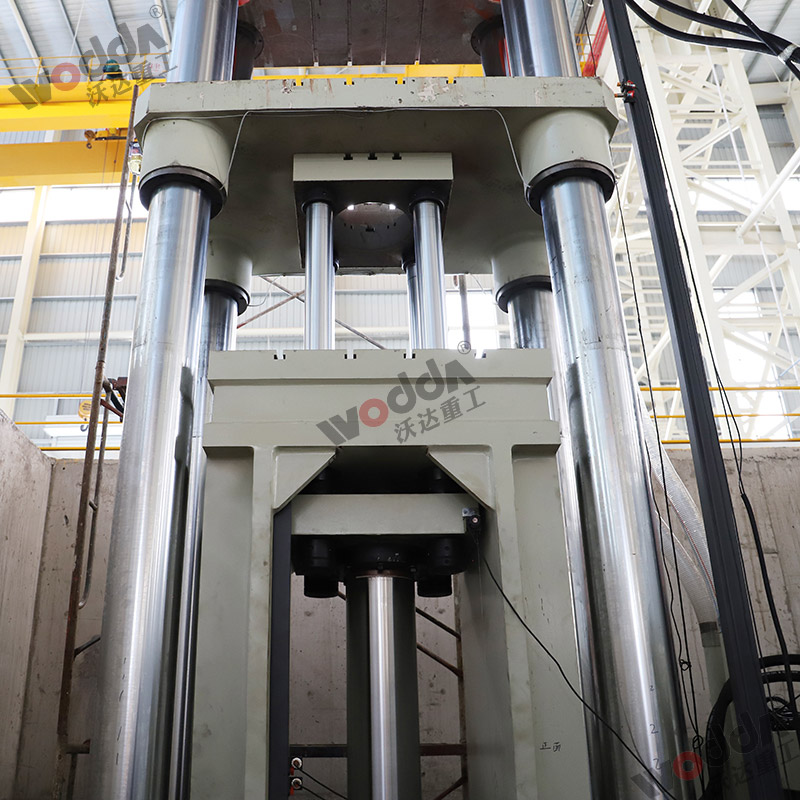 800噸匣缽液壓機(jī)機(jī)身 800噸匣缽液壓機(jī)機(jī)身