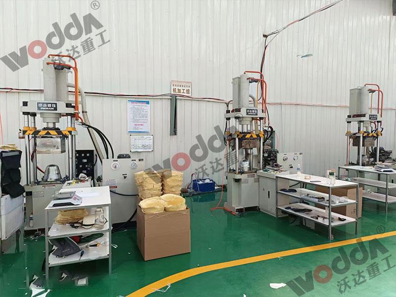 滕州凱夫拉防彈頭盔液壓機(jī)廠(chǎng)家 滕州凱夫拉防彈頭盔液壓機(jī)廠(chǎng)家