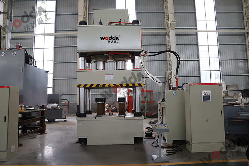 800噸塑料托盤液壓機(jī) 800噸塑料托盤液壓機(jī)