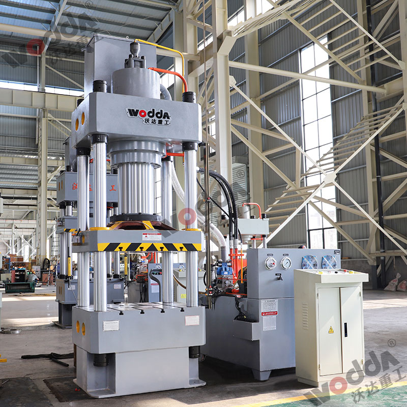 315噸液壓機(jī) 315噸液壓機(jī)