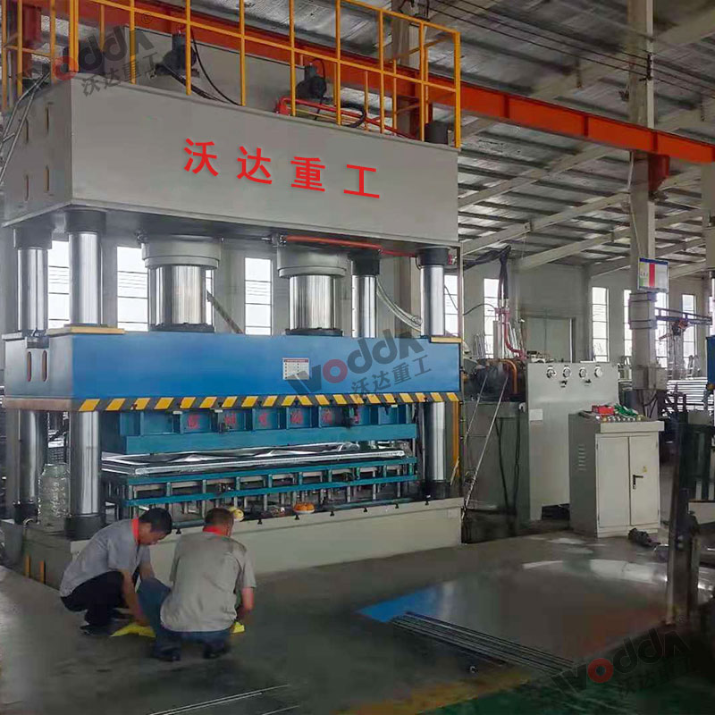 1000噸不銹鋼門面板壓紋成型液壓機 1000噸不銹鋼門面板壓紋成型液壓機