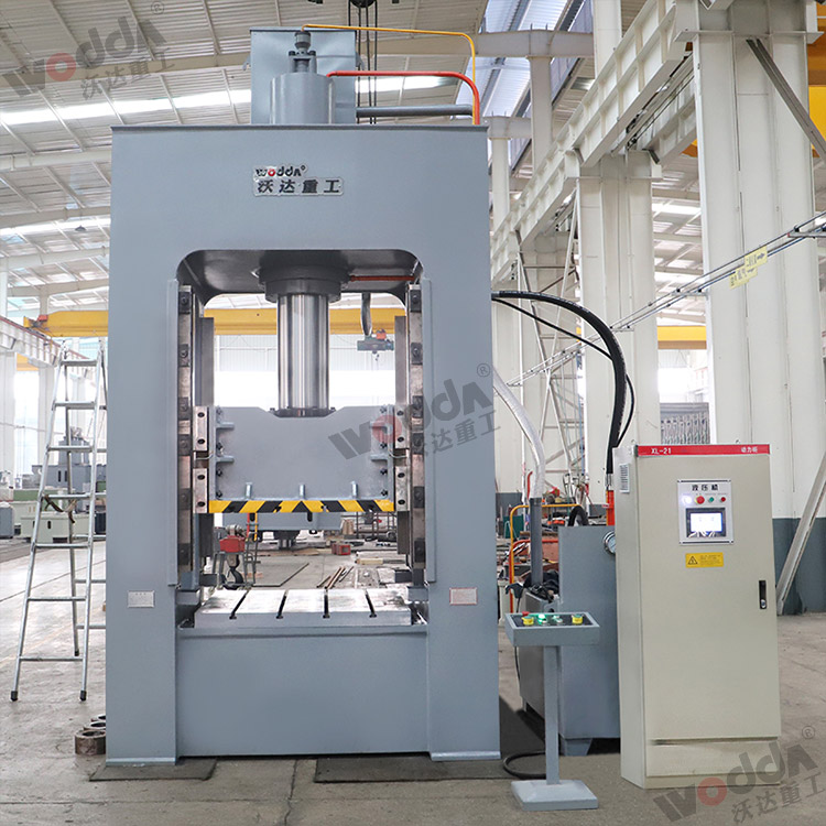 200噸框架液壓機(jī)(圖2) 200噸框架液壓機(jī)(圖2)