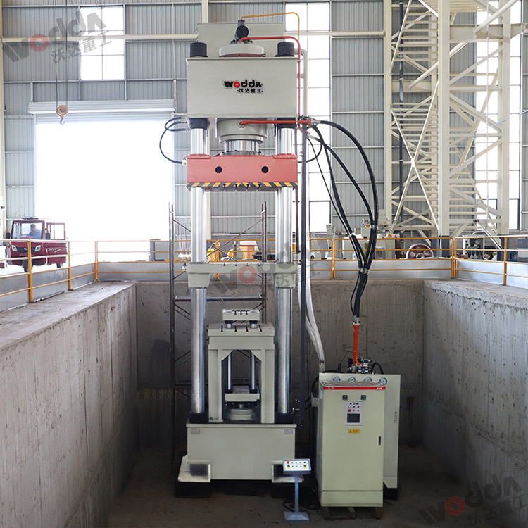 800噸匣缽液壓機(jī)(圖2) 800噸匣缽液壓機(jī)(圖2)