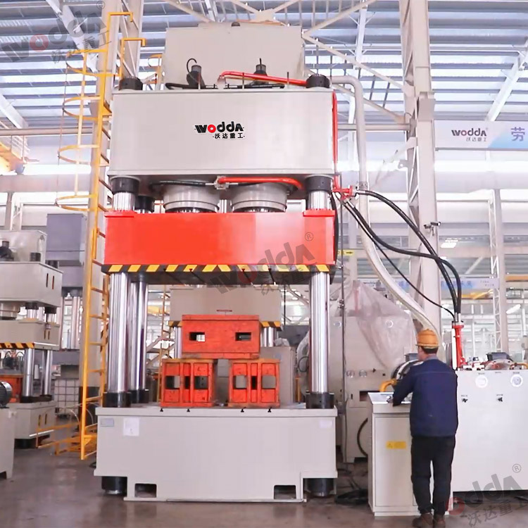 1000噸雙缸四柱液壓機(jī)(圖2) 1000噸雙缸四柱液壓機(jī)(圖2)