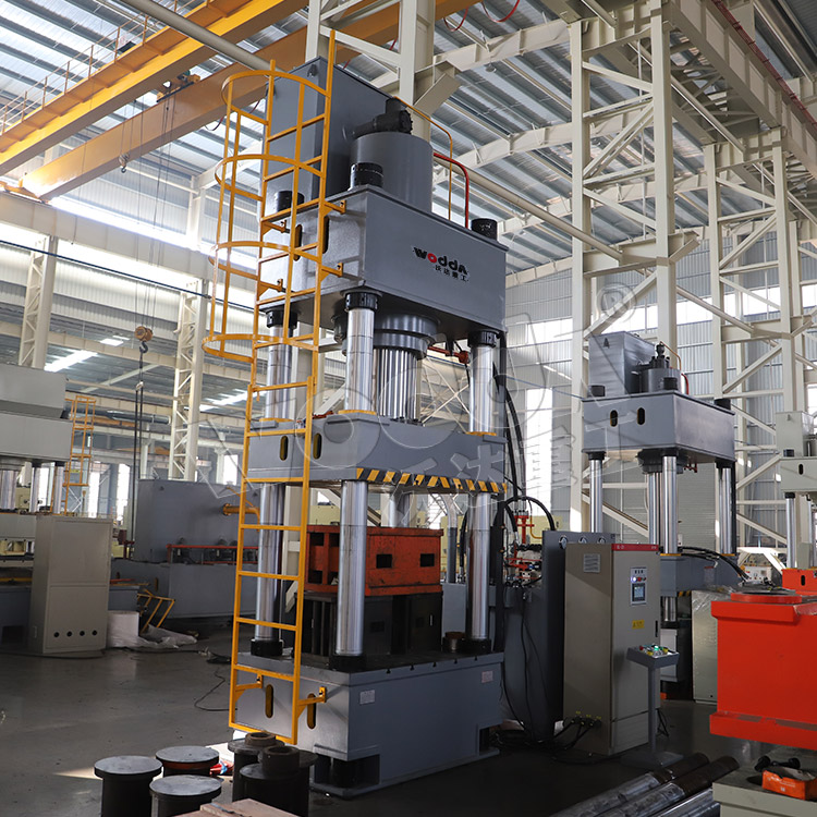 630噸伺服油壓機 630噸伺服油壓機