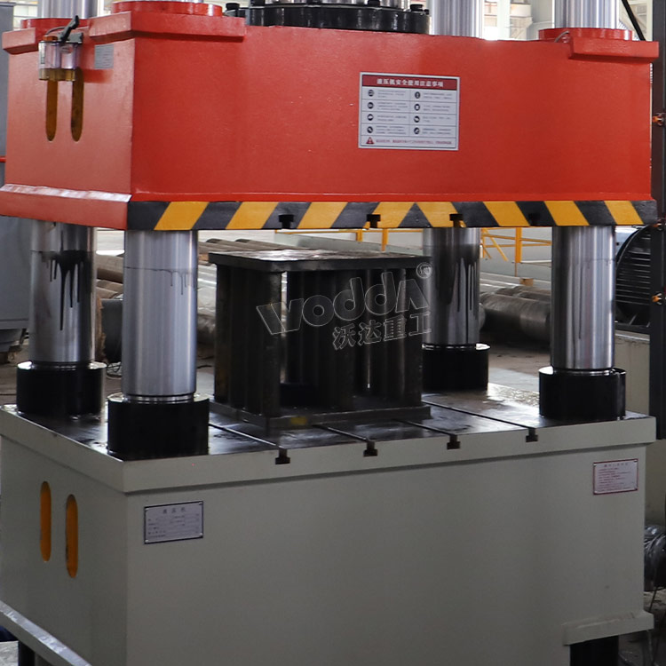 500噸液壓機(jī)工作臺 500噸液壓機(jī)工作臺