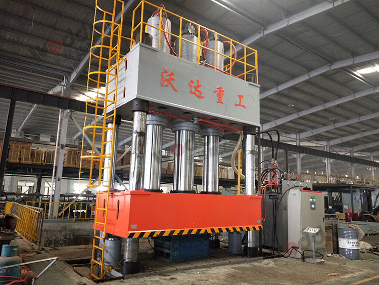 2000噸三梁四柱液壓機(jī)多少錢 2000噸三梁四柱液壓機(jī)多少錢