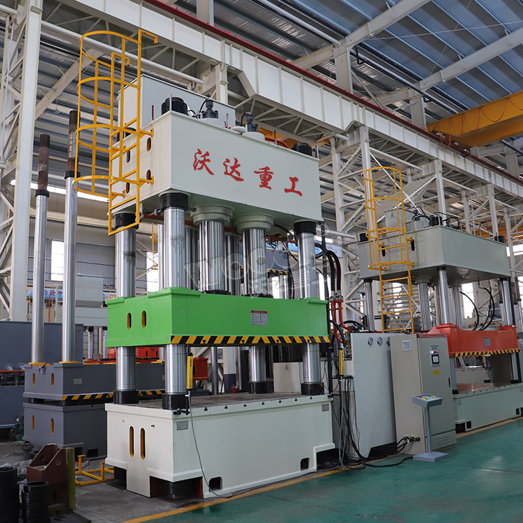 1000噸三梁四柱液壓機(jī) 1000噸三梁四柱液壓機(jī)