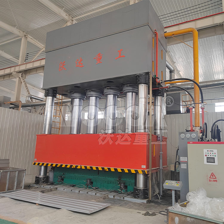 2500噸復(fù)合材料四柱液壓機(jī) 2500噸復(fù)合材料四柱液壓機(jī)