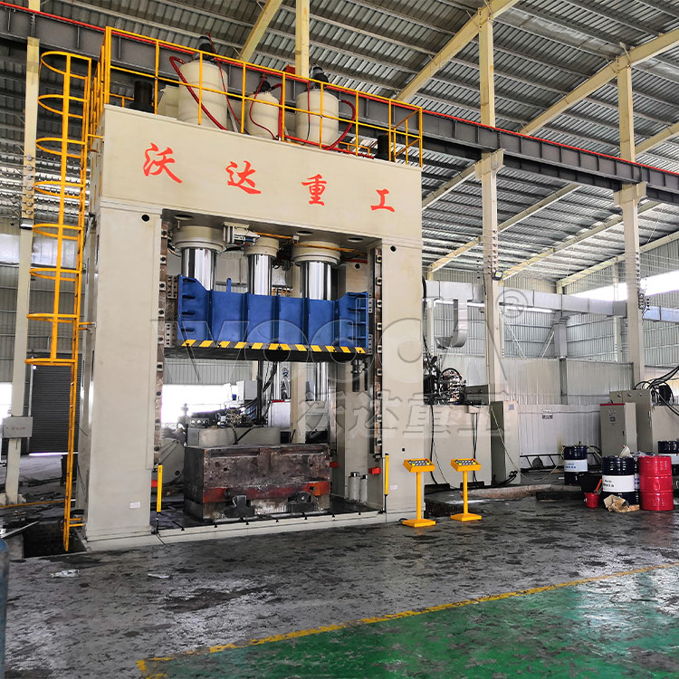 2000噸復(fù)合材料成型液壓機(jī) 2000噸復(fù)合材料成型液壓機(jī)