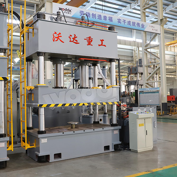 315噸復(fù)合材料成型液壓機(jī) 315噸復(fù)合材料成型液壓機(jī)