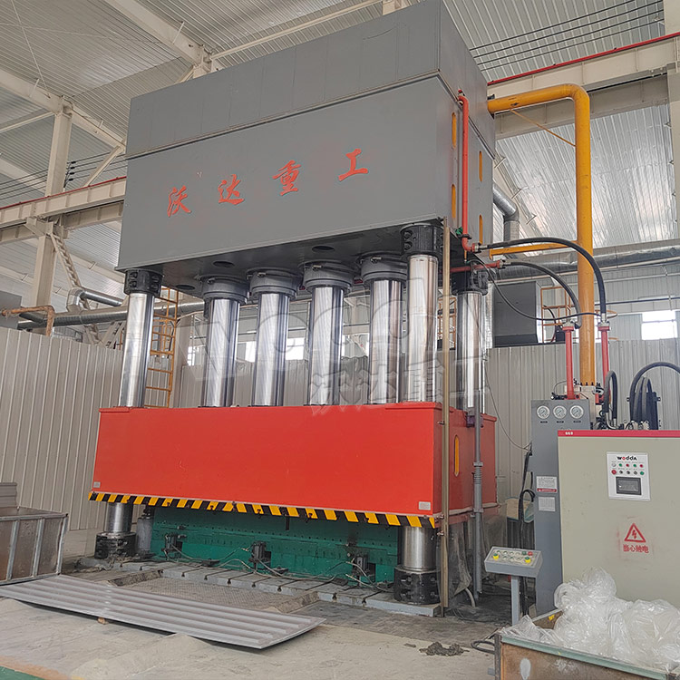 2500噸復(fù)合材料成型液壓機 2500噸復(fù)合材料成型液壓機