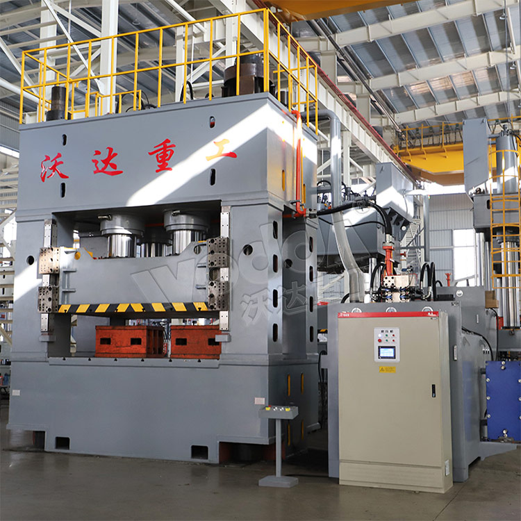 2000噸框架液壓機(jī)車(chē)間實(shí)拍