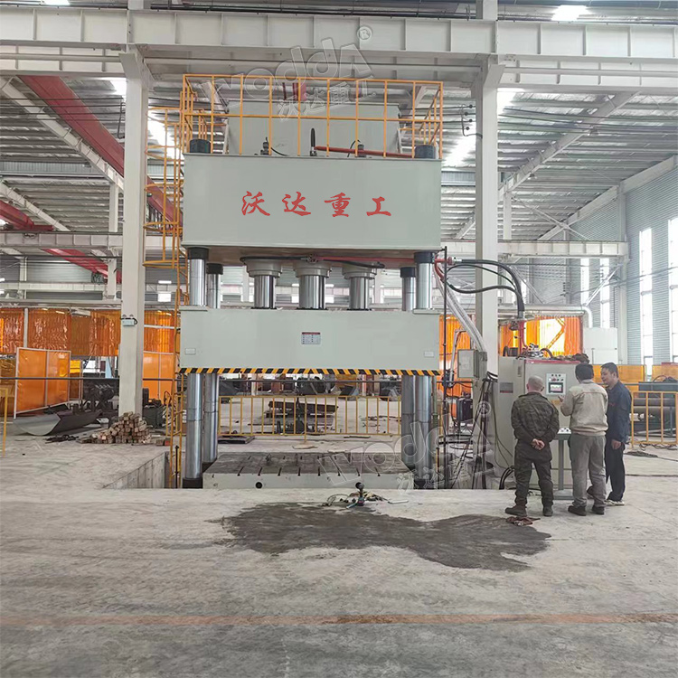 1000噸伺服液壓機(jī)客戶試機(jī)現(xiàn)場 1000噸伺服液壓機(jī)客戶試機(jī)現(xiàn)場