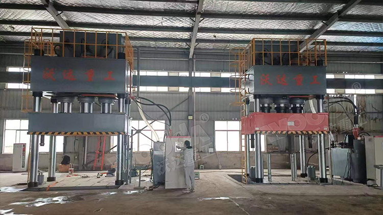 1500噸汽車導(dǎo)流罩成型液壓機安裝調(diào)試 1500噸汽車導(dǎo)流罩成型液壓機安裝調(diào)試