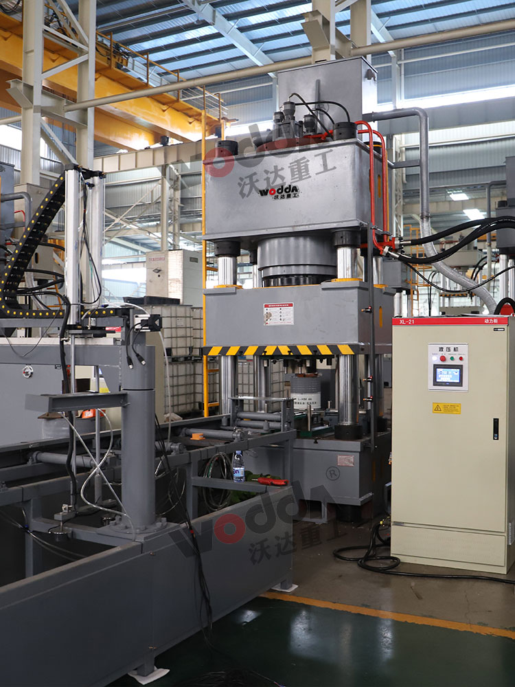 630噸四柱液壓機(jī)(錨桿托盤液壓機(jī)) 630噸四柱液壓機(jī)(錨桿托盤液壓機(jī))