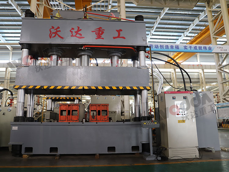 630噸復合漏糞板成型液壓機 630噸復合漏糞板成型液壓機