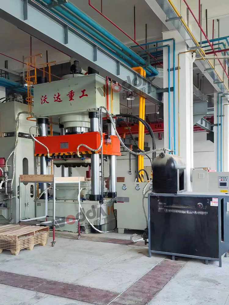 1000噸木屑托盤成型四柱液壓機(jī) 1000噸木屑托盤成型四柱液壓機(jī)