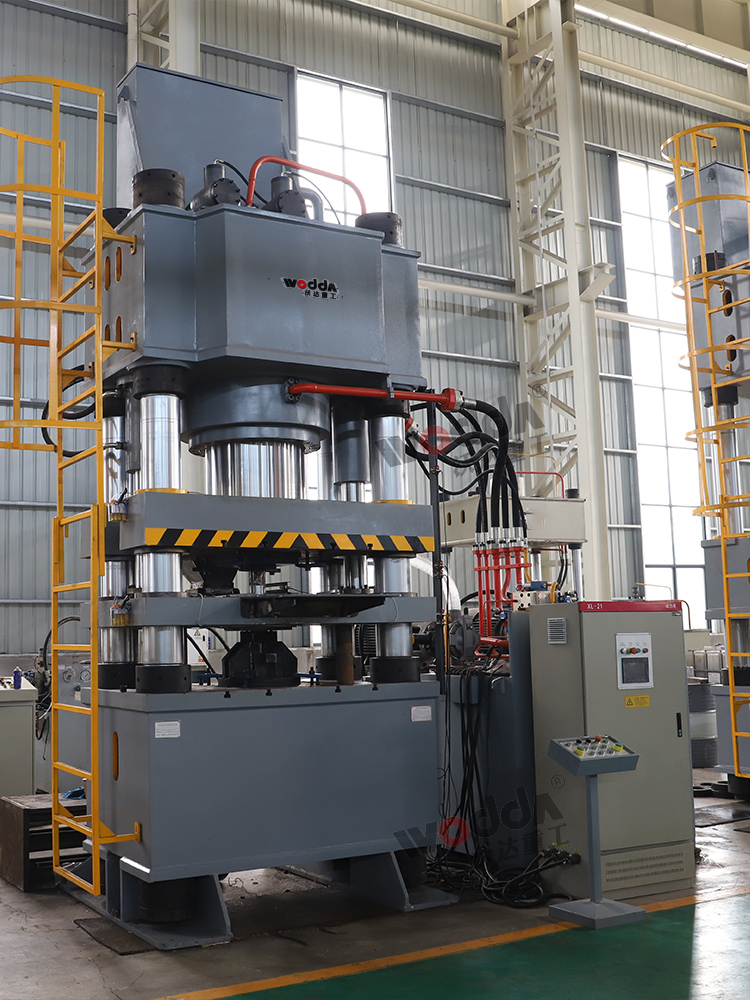 800噸四梁四柱液壓機(jī) 800噸四梁四柱液壓機(jī)