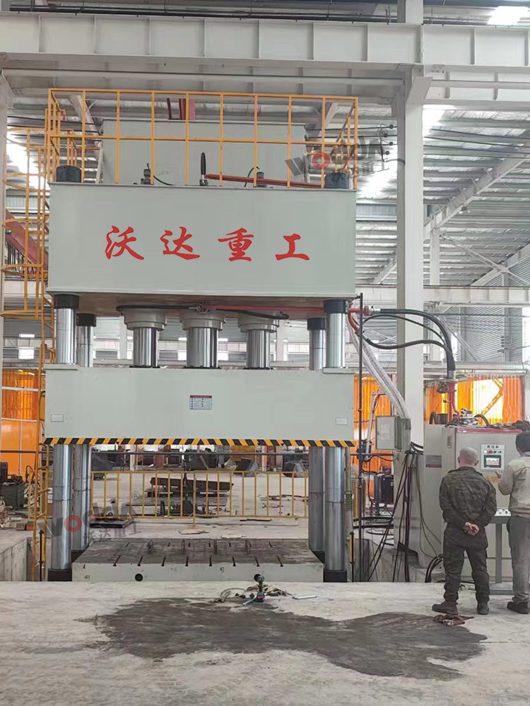 1000噸汽車配件拉伸液壓機(jī) 1000噸汽車配件拉伸液壓機(jī)