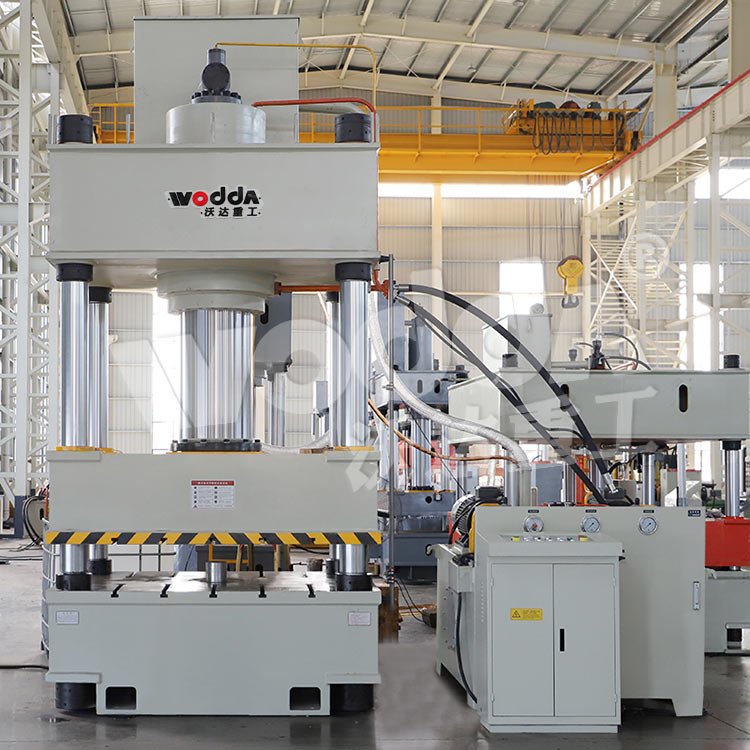 630噸四柱液壓機(jī) 630噸四柱液壓機(jī)