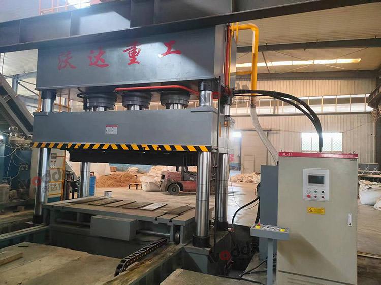 1200噸四柱液壓機 1200噸四柱液壓機