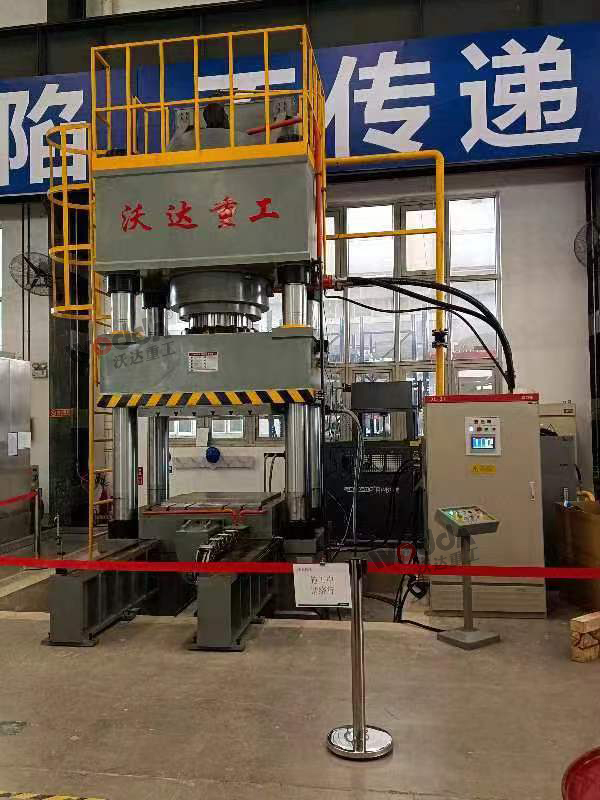 1000噸復(fù)合材料成型液壓機(jī)現(xiàn)場試機(jī) 1000噸復(fù)合材料成型液壓機(jī)現(xiàn)場試機(jī)