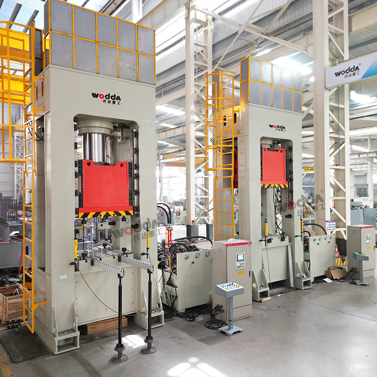 國外客戶采購兩臺630噸框架式液壓機(jī)(液壓墊) 國外客戶采購兩臺630噸框架式液壓機(jī)(液壓墊)