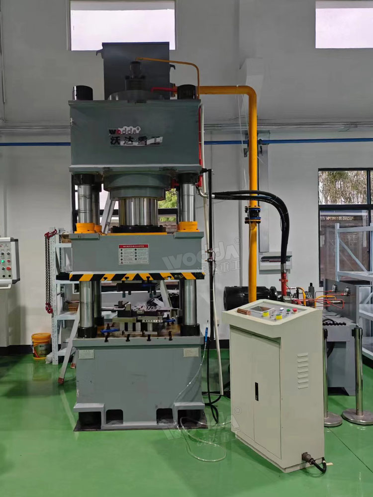 400噸新能源汽車零部件成型液壓機(jī)客戶現(xiàn)場(chǎng) 400噸新能源汽車零部件成型液壓機(jī)客戶現(xiàn)場(chǎng)