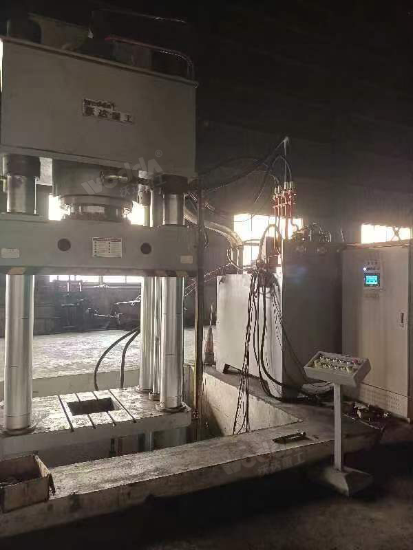 800噸匣缽液壓機(jī)客戶(hù)現(xiàn)場(chǎng).jpg 800噸匣缽液壓機(jī)客戶(hù)現(xiàn)場(chǎng).jpg