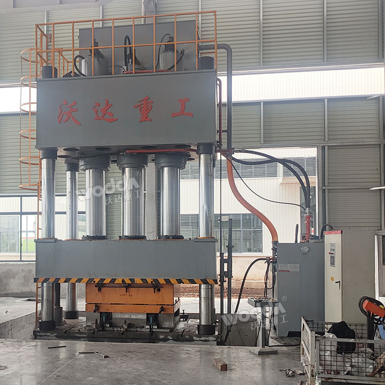 1500噸四柱液壓機模壓SMC導(dǎo)流罩 1500噸四柱液壓機模壓SMC導(dǎo)流罩