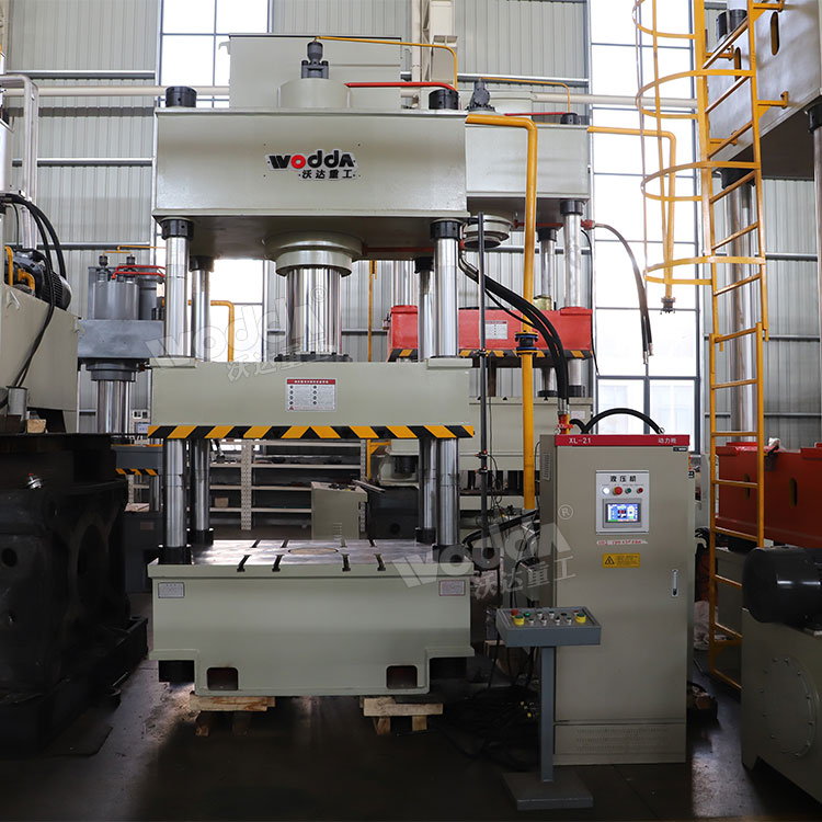 400噸三梁四柱液壓機(jī) 400噸三梁四柱液壓機(jī)