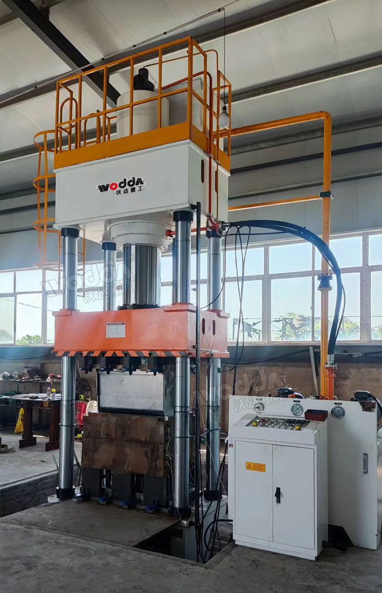 630噸U型樹(shù)脂排水溝成型液壓機(jī) 630噸U型樹(shù)脂排水溝成型液壓機(jī)