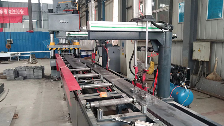 500噸錨桿托盤生產線現場 500噸錨桿托盤生產線現場