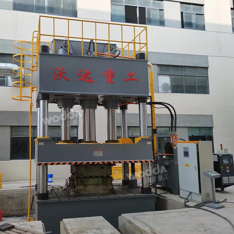 1000噸汽車座椅靠背板成型液壓機(jī)試機(jī) 1000噸汽車座椅靠背板成型液壓機(jī)試機(jī)