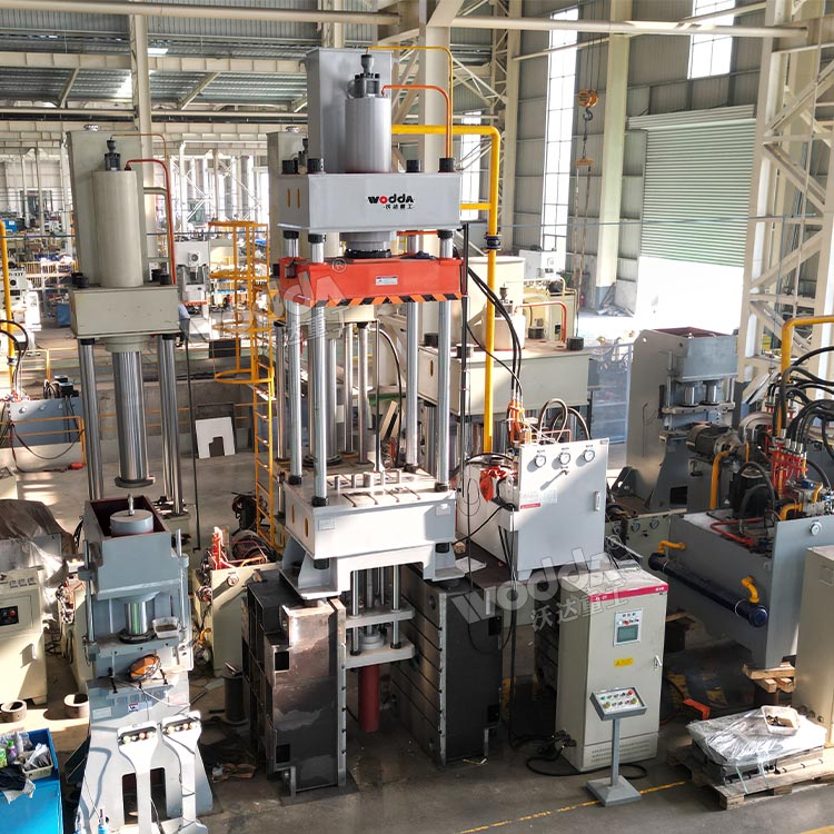 200噸三梁四柱液壓機(jī) 200噸三梁四柱液壓機(jī)