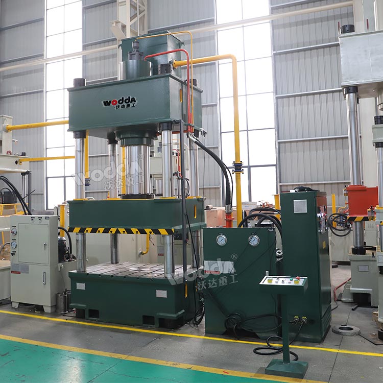 四柱液壓機(jī) 四柱液壓機(jī)