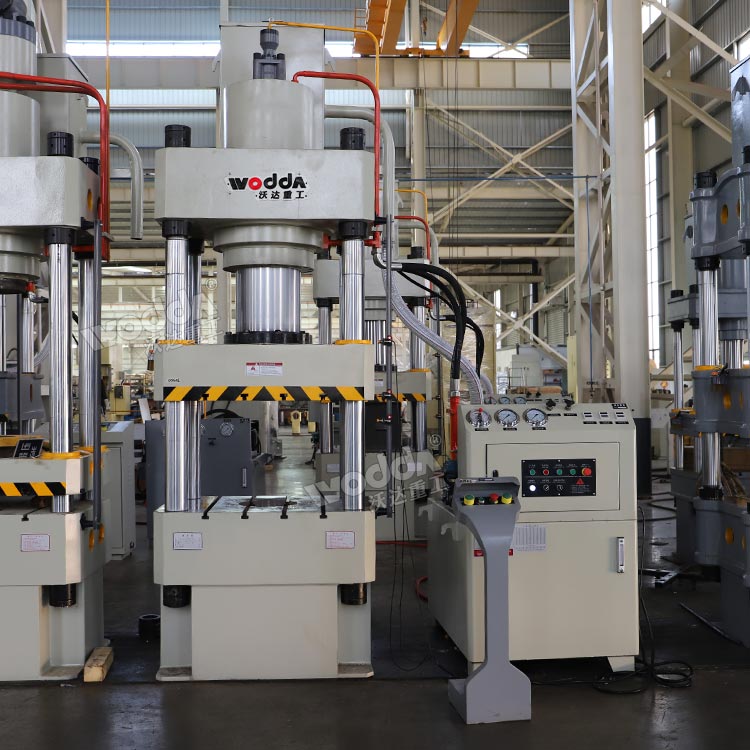 315噸三梁四柱液壓機(jī) 315噸三梁四柱液壓機(jī)