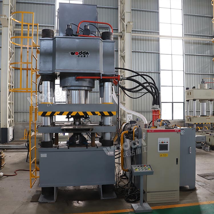 800噸四梁四柱液壓機 800噸四梁四柱液壓機