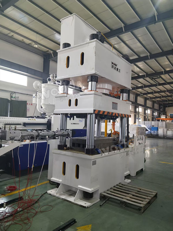 630噸復(fù)合材料成型液壓機 630噸復(fù)合材料成型液壓機