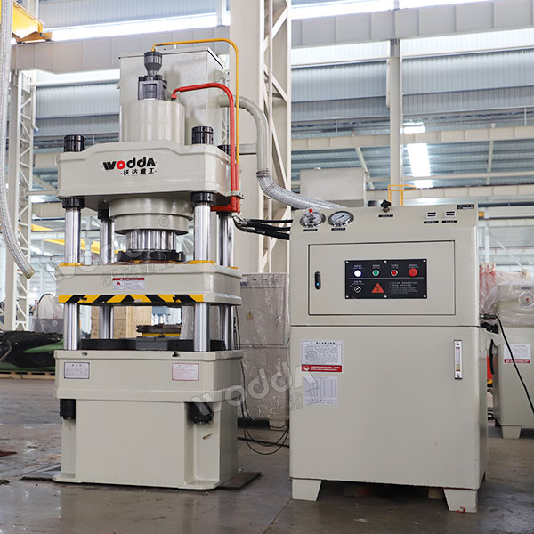 200噸三梁四柱液壓機(jī) 200噸三梁四柱液壓機(jī)