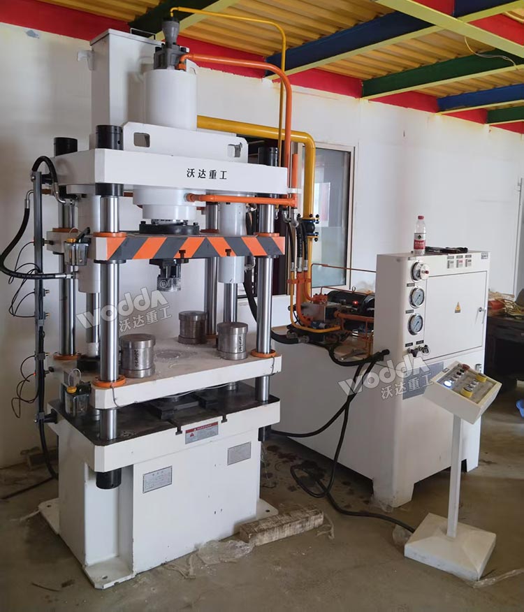 100噸動物營養(yǎng)飼料壓塊機 100噸動物營養(yǎng)飼料壓塊機